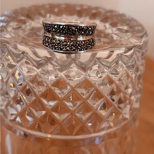 Elegant 925 Silver and Black Women's Ring